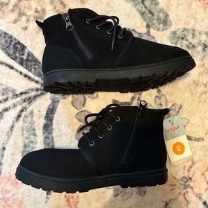 NWT Black Suede Cozy Girls Winter Boots